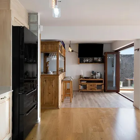 Peaky Willa Yaiza (Lanzarote)